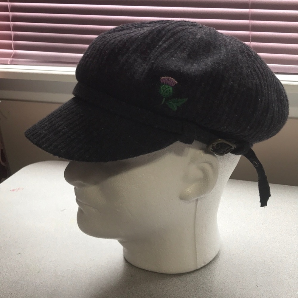 Wool page boy style cap